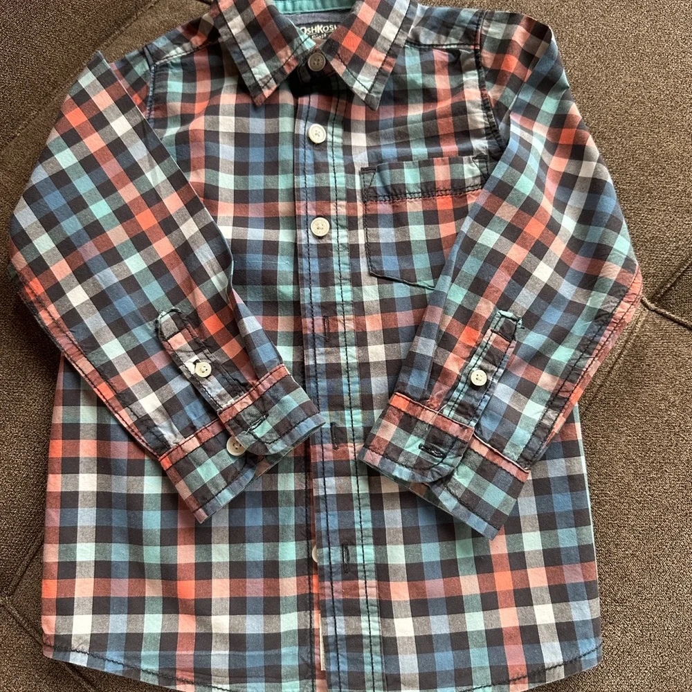 Set of 2 OshKosh B'gosh Button Down Shirts